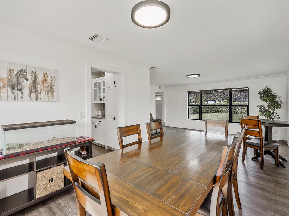 For Rent: $10,000 (4 beds, 2 baths, 2358 Square Feet)