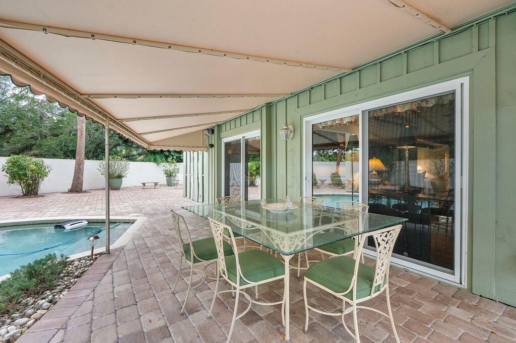 Active With Contract: $1,350,000 (4 beds, 4 baths, 2533 Square Feet)