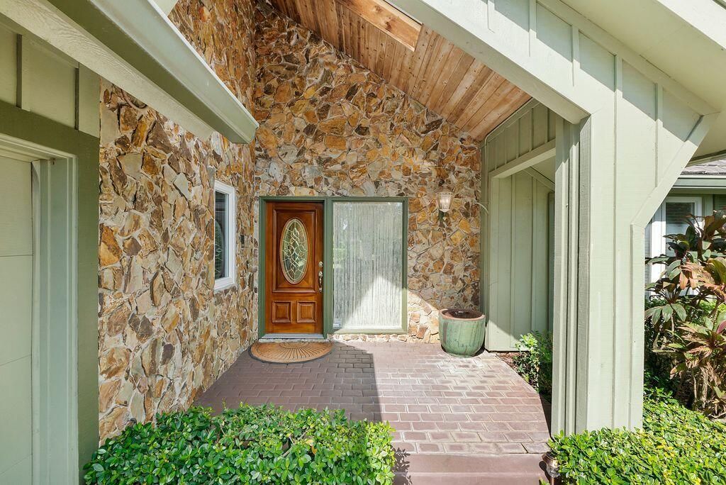 Active With Contract: $1,350,000 (4 beds, 4 baths, 2533 Square Feet)