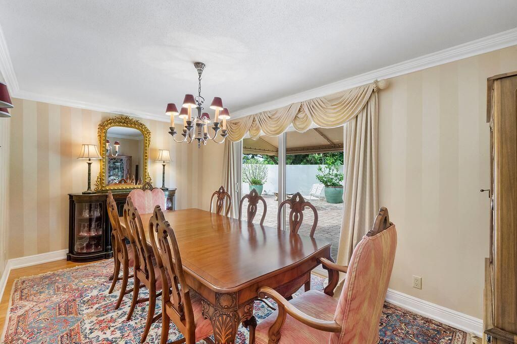 Active With Contract: $1,350,000 (4 beds, 4 baths, 2533 Square Feet)