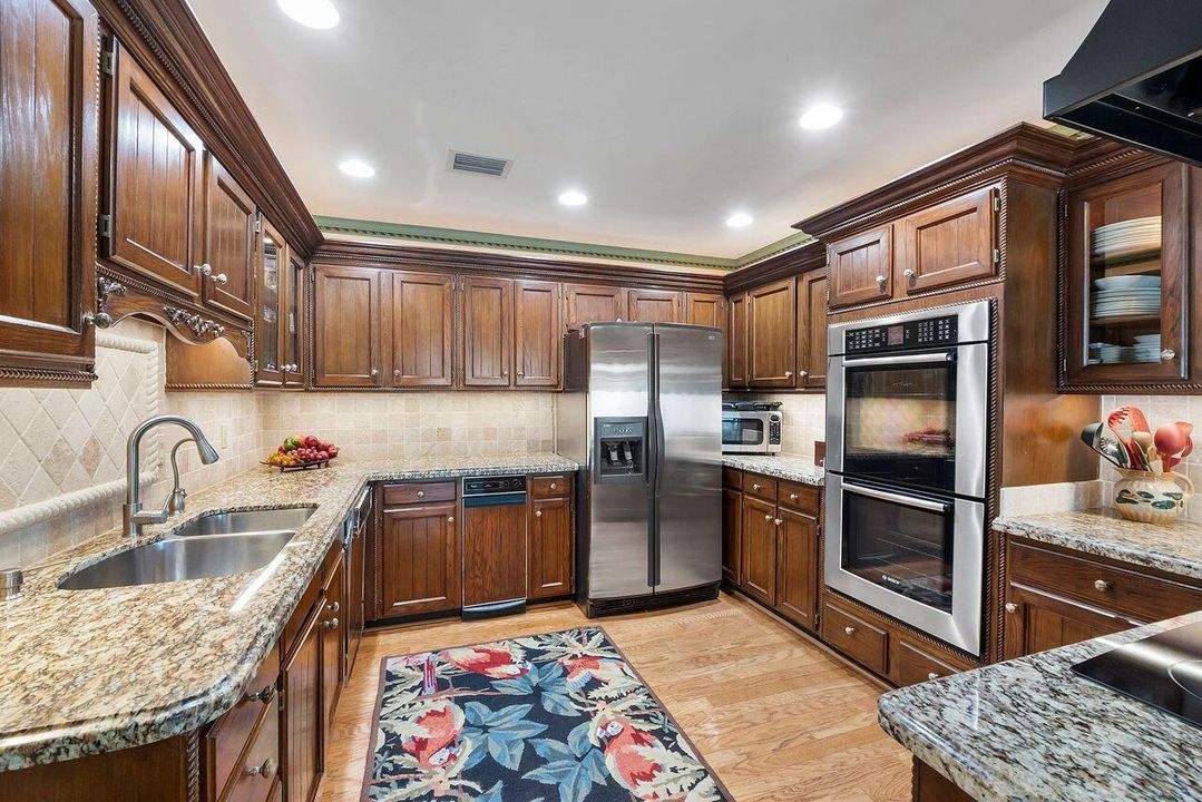 Active With Contract: $1,350,000 (4 beds, 4 baths, 2533 Square Feet)