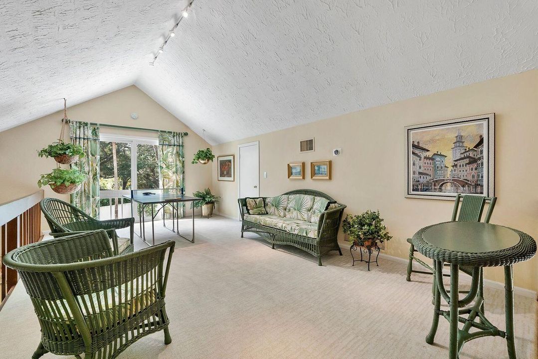 Active With Contract: $1,350,000 (4 beds, 4 baths, 2533 Square Feet)