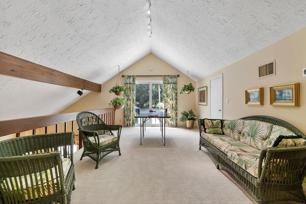 Active With Contract: $1,350,000 (4 beds, 4 baths, 2533 Square Feet)