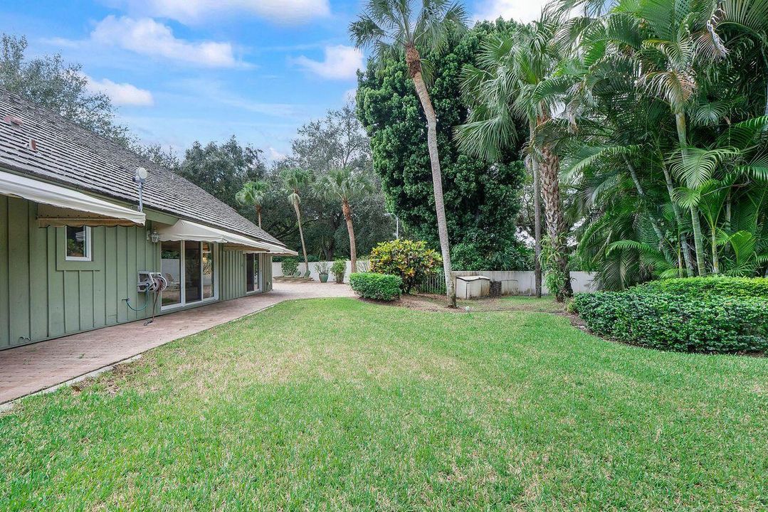 Active With Contract: $1,350,000 (4 beds, 4 baths, 2533 Square Feet)