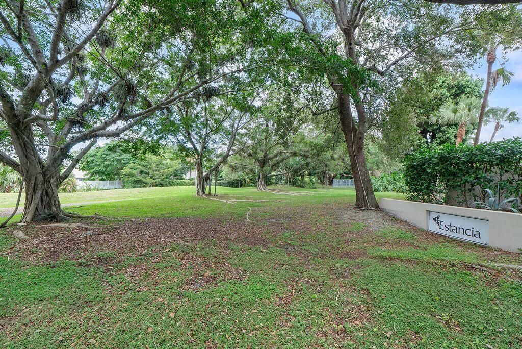 Active With Contract: $1,350,000 (4 beds, 4 baths, 2533 Square Feet)