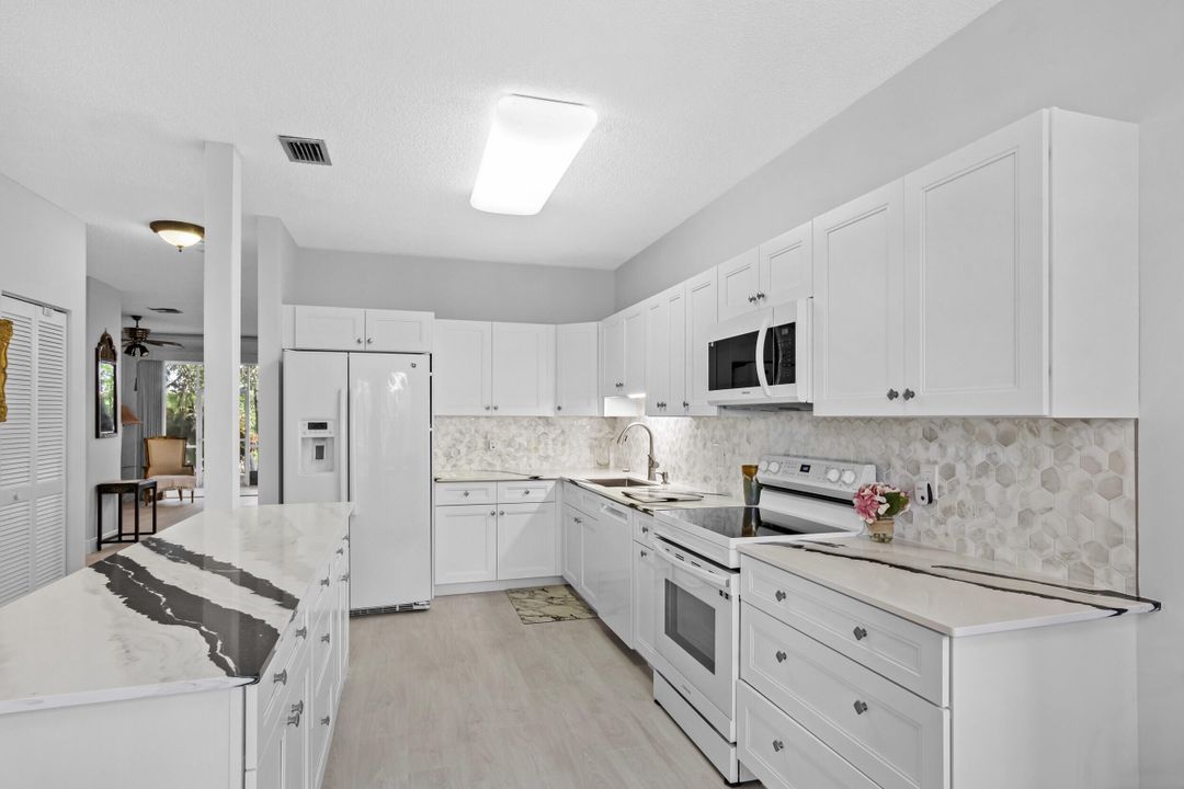 For Sale: $475,000 (3 beds, 2 baths, 1728 Square Feet)