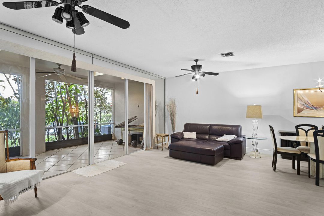 For Sale: $475,000 (3 beds, 2 baths, 1728 Square Feet)