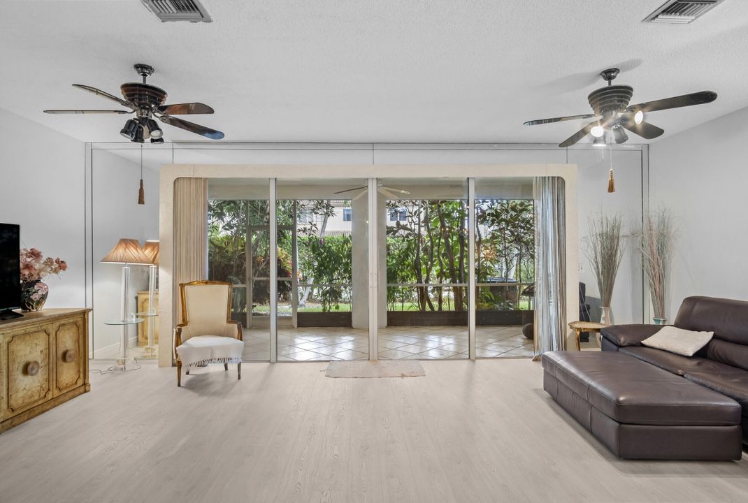 For Sale: $475,000 (3 beds, 2 baths, 1728 Square Feet)