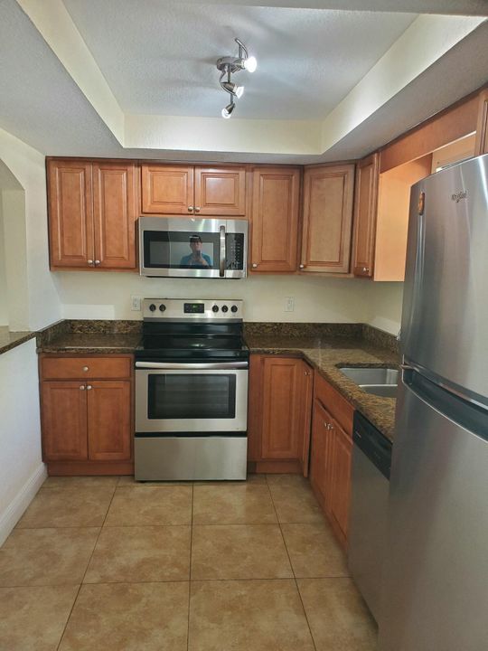 最近租的: $1,500 (2 贝兹, 2 浴室, 932 平方英尺)