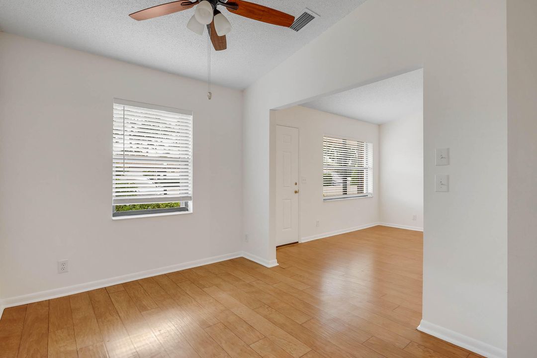 For Sale: $225,000 (2 beds, 2 baths, 1085 Square Feet)