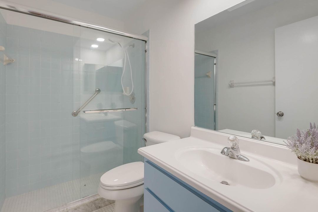 For Sale: $225,000 (2 beds, 2 baths, 1085 Square Feet)
