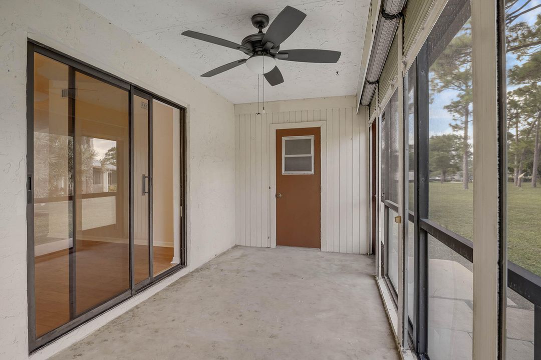 For Sale: $225,000 (2 beds, 2 baths, 1085 Square Feet)