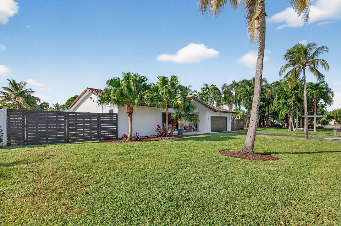 Active With Contract: $775,000 (4 beds, 3 baths, 2563 Square Feet)