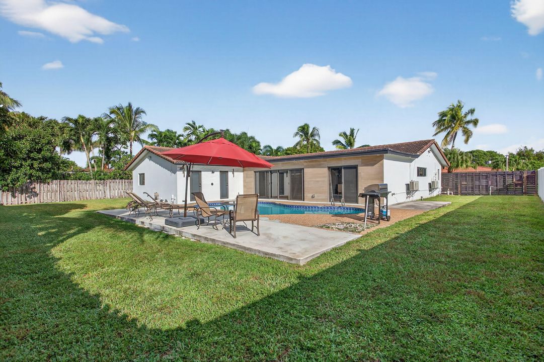 Active With Contract: $775,000 (4 beds, 3 baths, 2563 Square Feet)