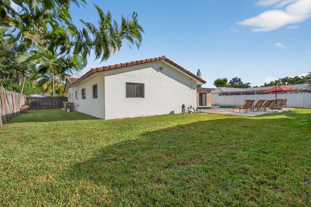 Active With Contract: $775,000 (4 beds, 3 baths, 2563 Square Feet)