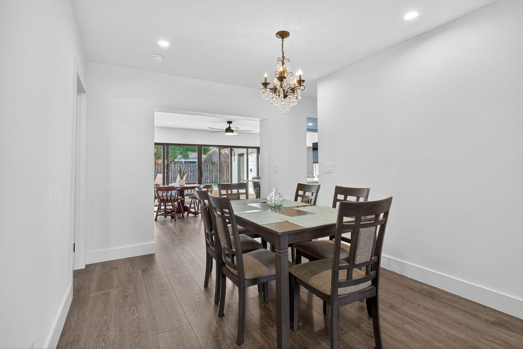 Active With Contract: $775,000 (4 beds, 3 baths, 2563 Square Feet)