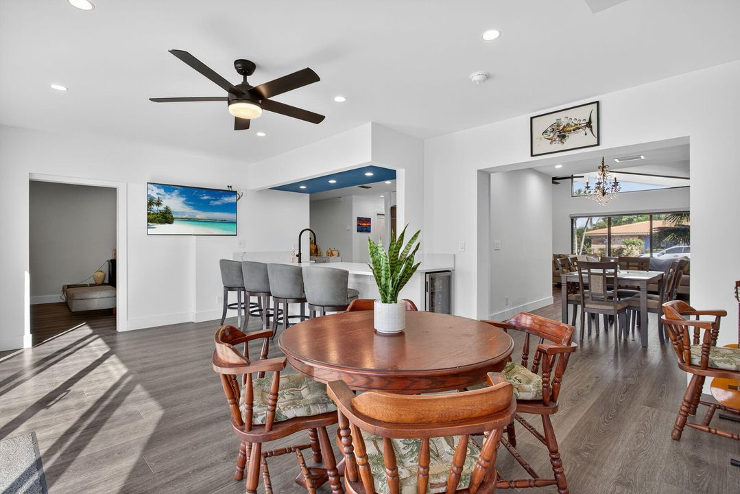 Active With Contract: $775,000 (4 beds, 3 baths, 2563 Square Feet)