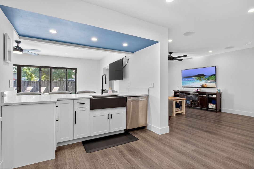 Active With Contract: $775,000 (4 beds, 3 baths, 2563 Square Feet)