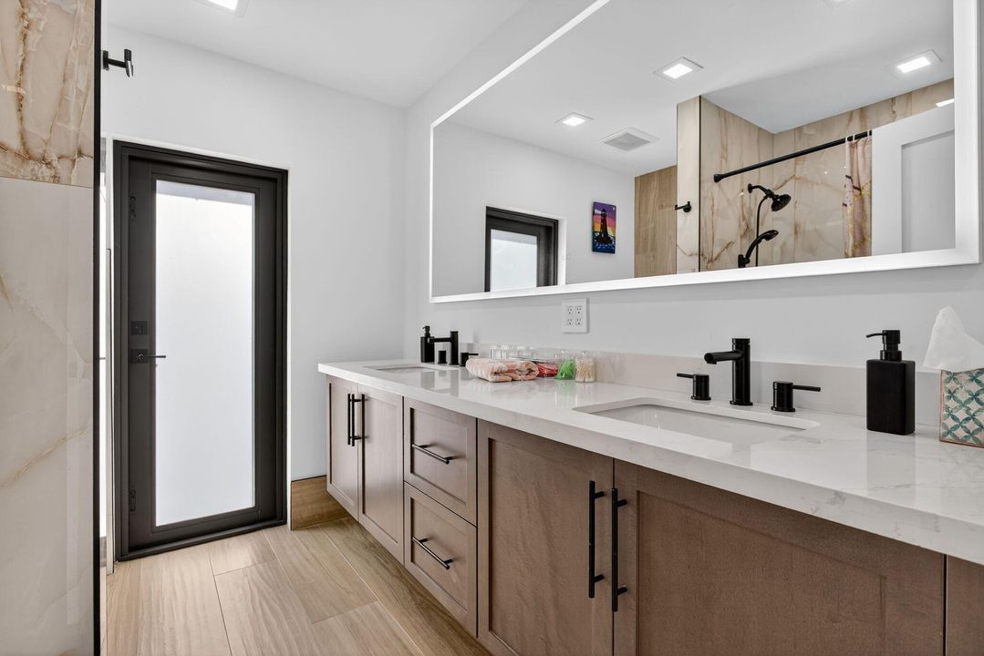 Active With Contract: $775,000 (4 beds, 3 baths, 2563 Square Feet)