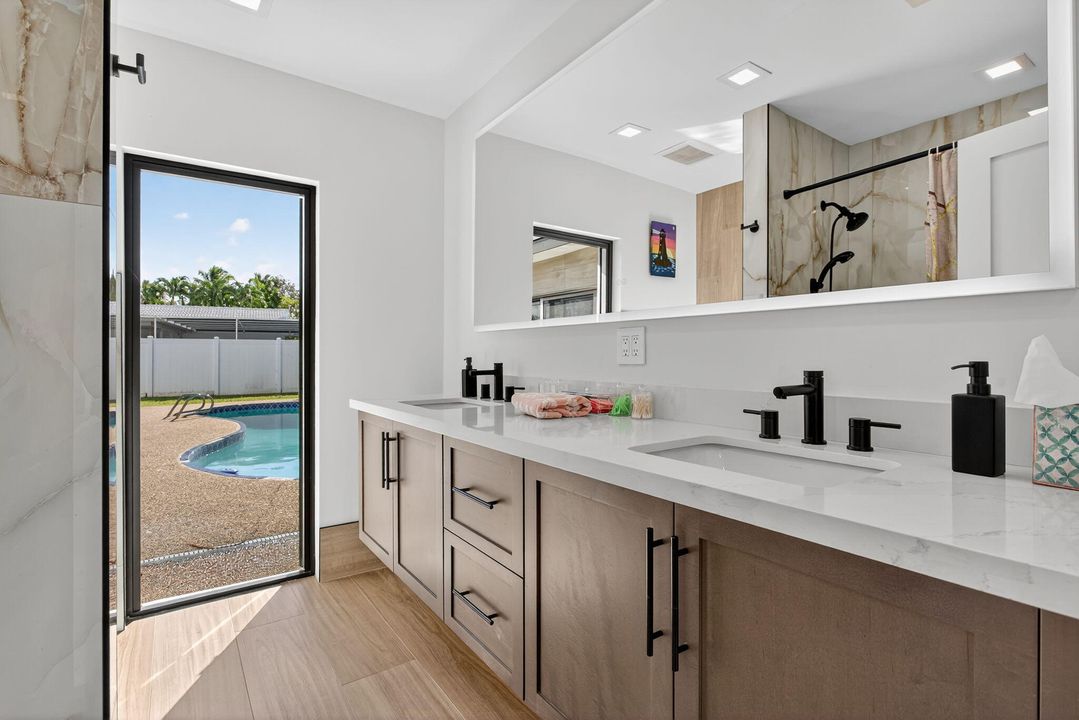 Active With Contract: $775,000 (4 beds, 3 baths, 2563 Square Feet)