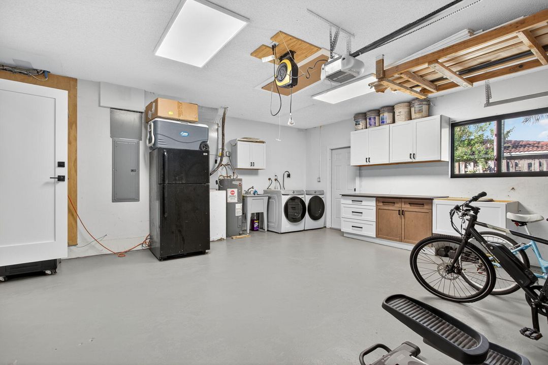 Active With Contract: $775,000 (4 beds, 3 baths, 2563 Square Feet)