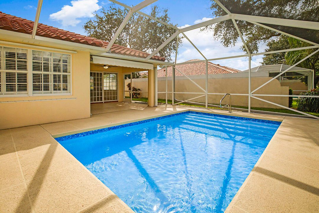 合同活跃: $509,000 (2 贝兹, 2 浴室, 1526 平方英尺)