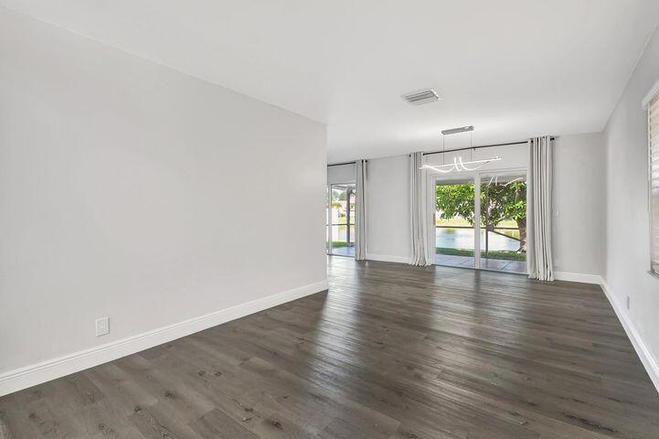 На продажу: $735,000 (4 спален, 2 ванн, 2175 Квадратных фут)