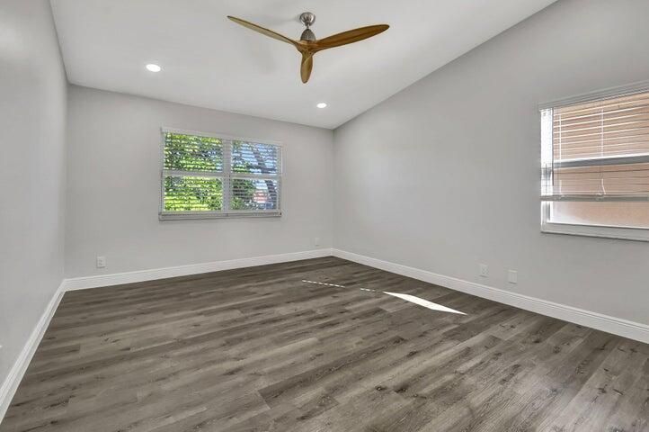 На продажу: $735,000 (4 спален, 2 ванн, 2175 Квадратных фут)