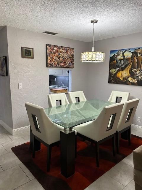 合同活跃: $145,000 (2 贝兹, 2 浴室, 1000 平方英尺)