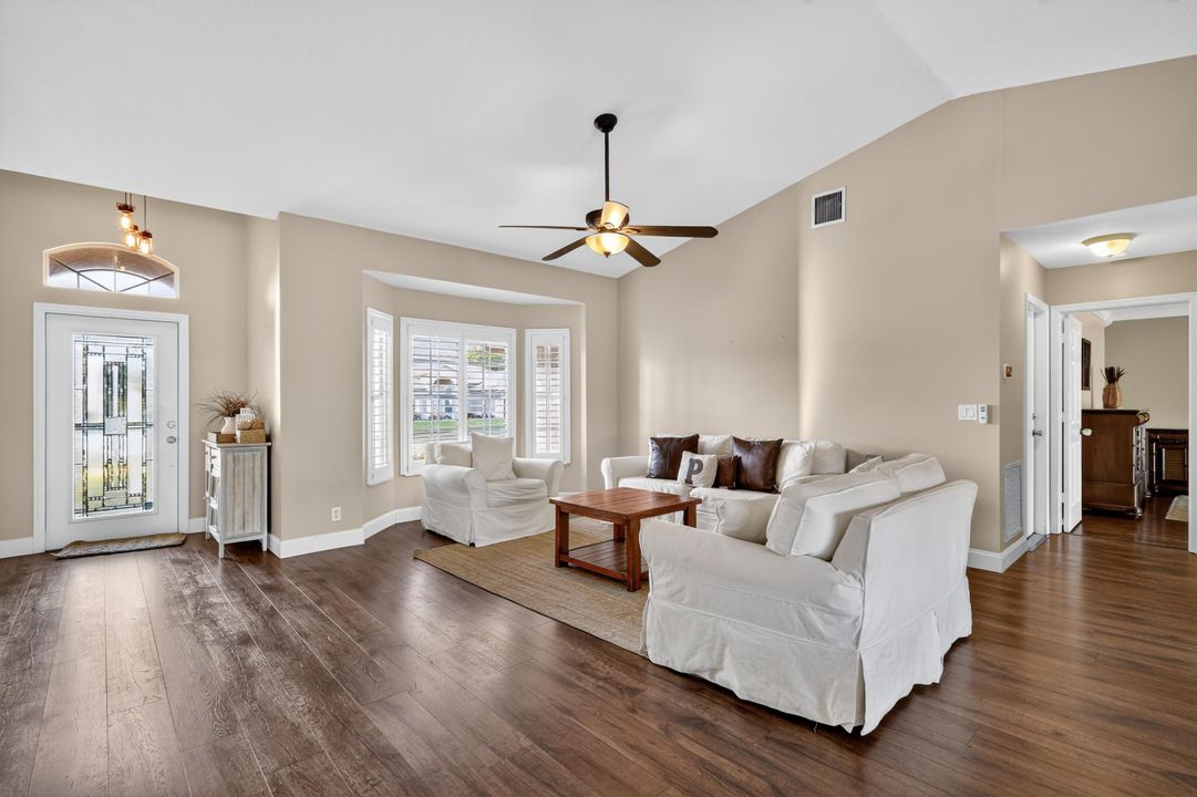 Activo con contrato: $599,900 (3 camas, 2 baños, 1858 Pies cuadrados)