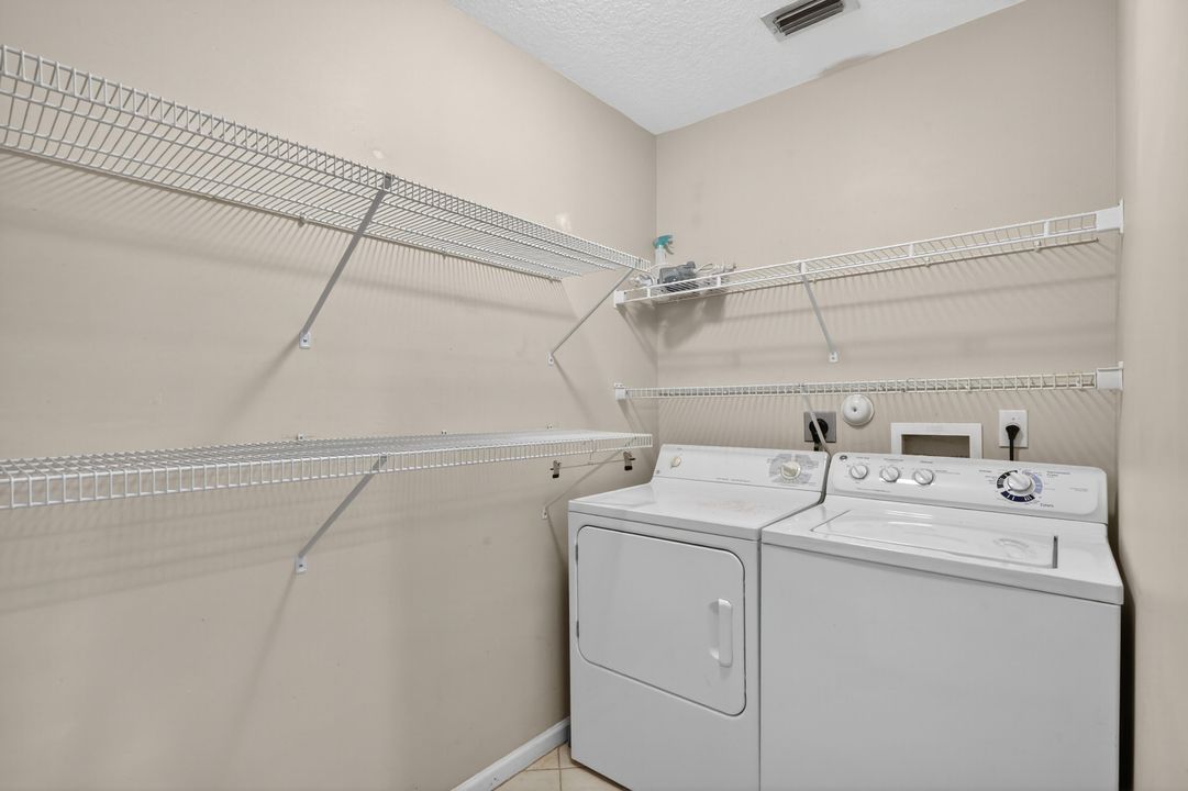 Activo con contrato: $599,900 (3 camas, 2 baños, 1858 Pies cuadrados)