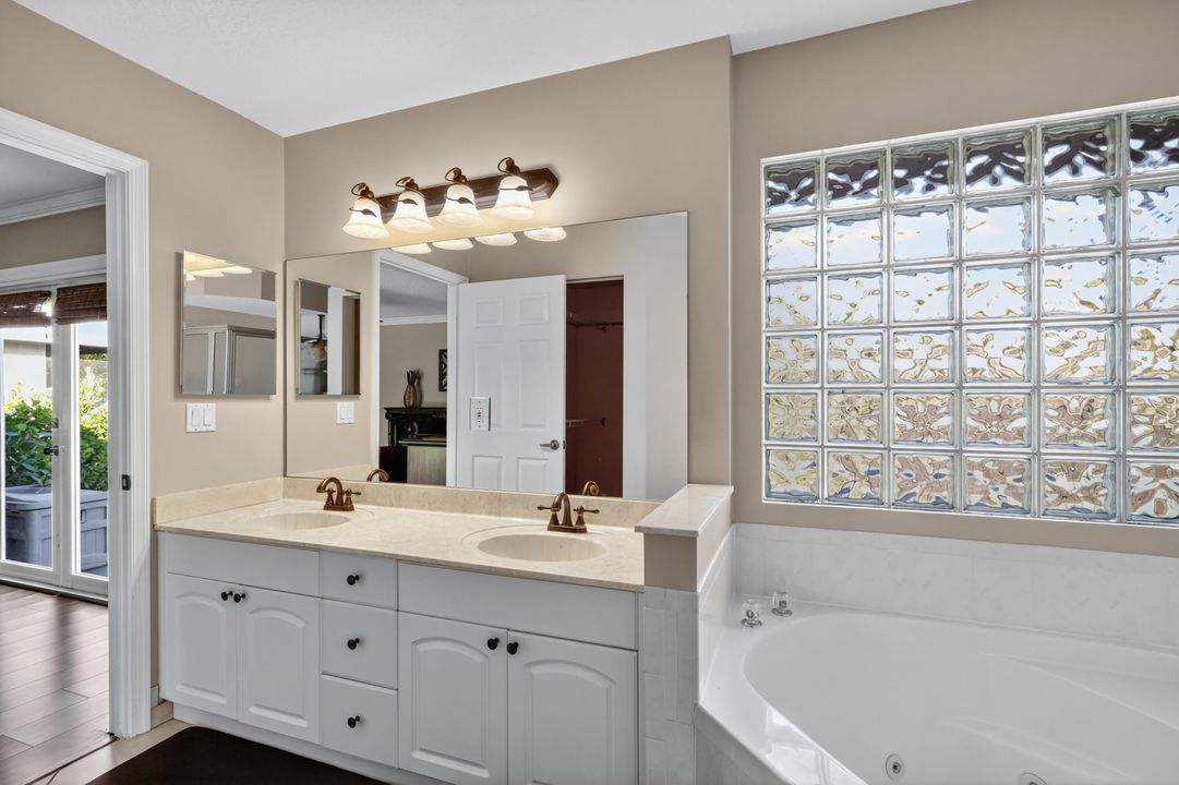 Activo con contrato: $599,900 (3 camas, 2 baños, 1858 Pies cuadrados)