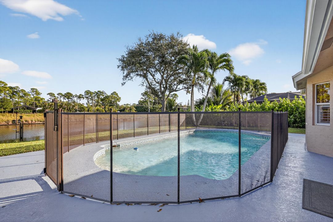 Activo con contrato: $599,900 (3 camas, 2 baños, 1858 Pies cuadrados)