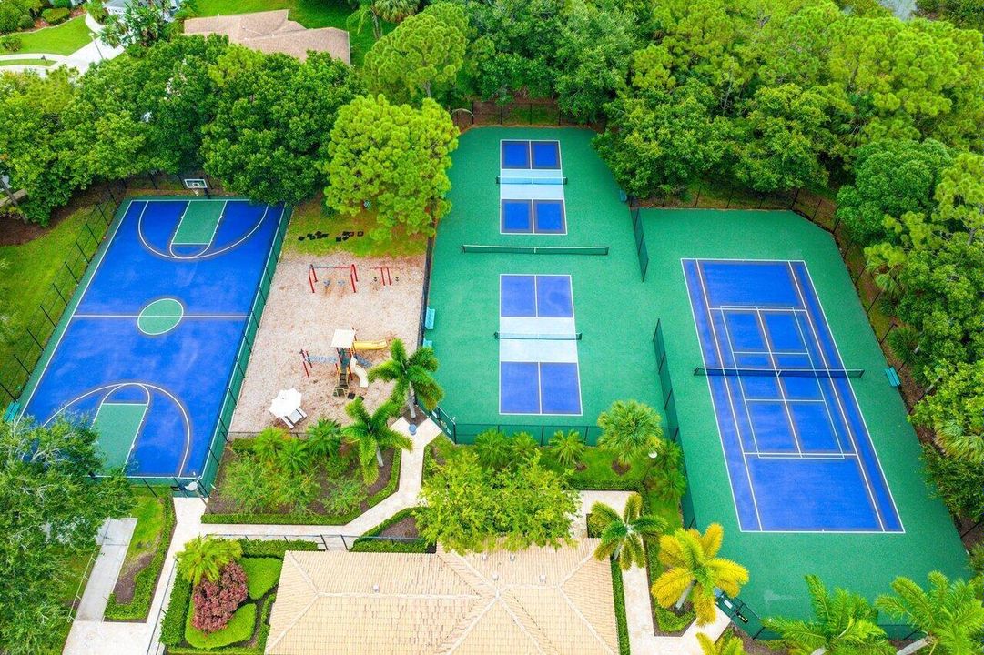 Activo con contrato: $599,900 (3 camas, 2 baños, 1858 Pies cuadrados)