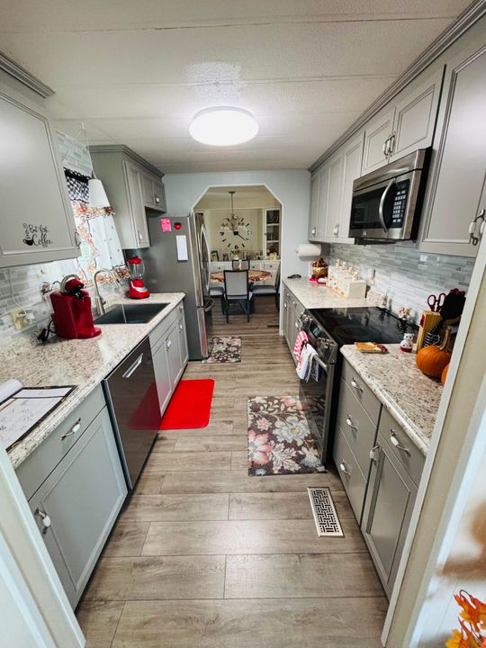 待售: $115,000 (2 贝兹, 2 浴室, 1416 平方英尺)