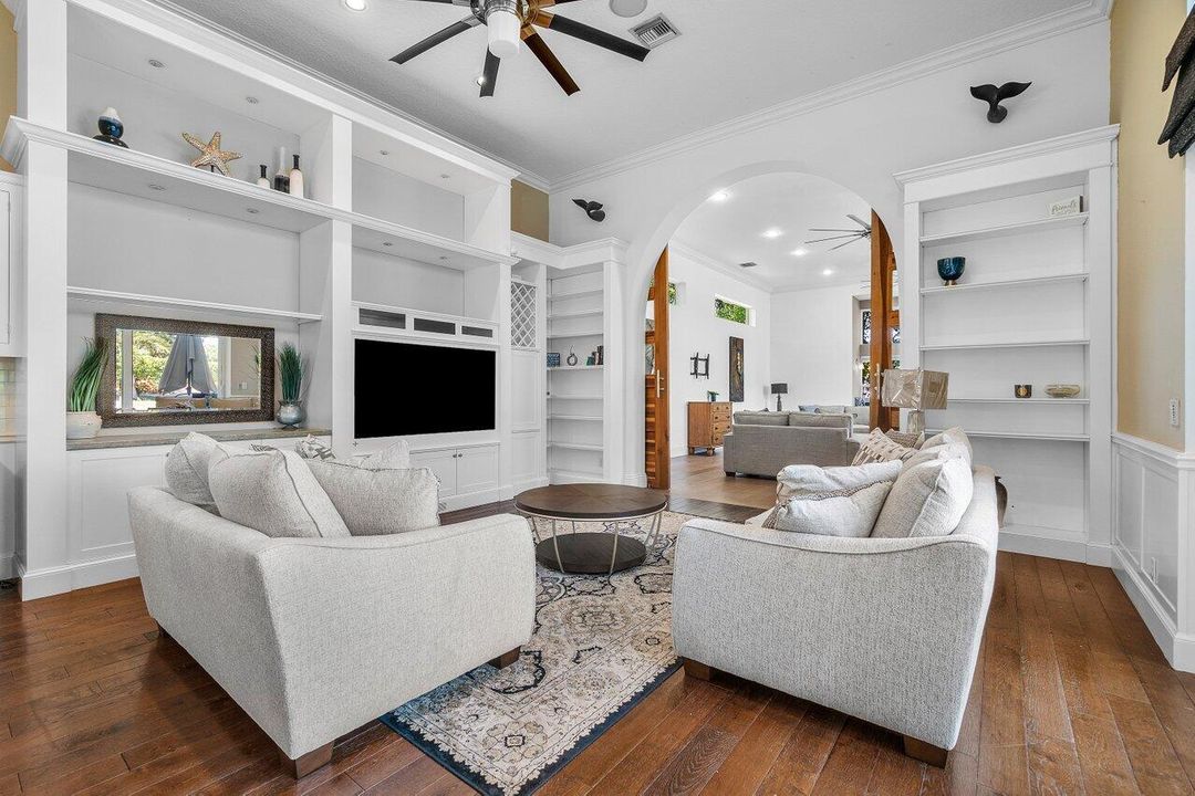 待售: $2,795,000 (6 贝兹, 3 浴室, 5008 平方英尺)