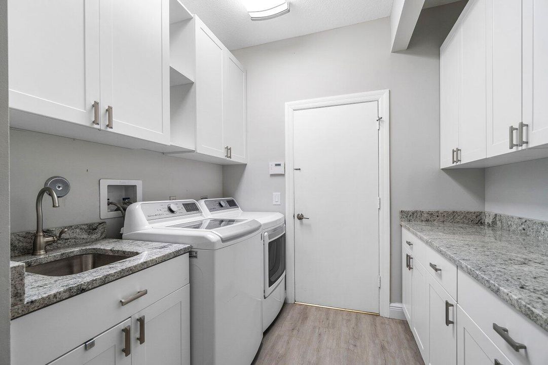 待售: $2,795,000 (6 贝兹, 3 浴室, 5008 平方英尺)