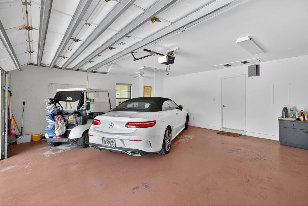 For Sale: $945,000 (2 beds, 2 baths, 2887 Square Feet)