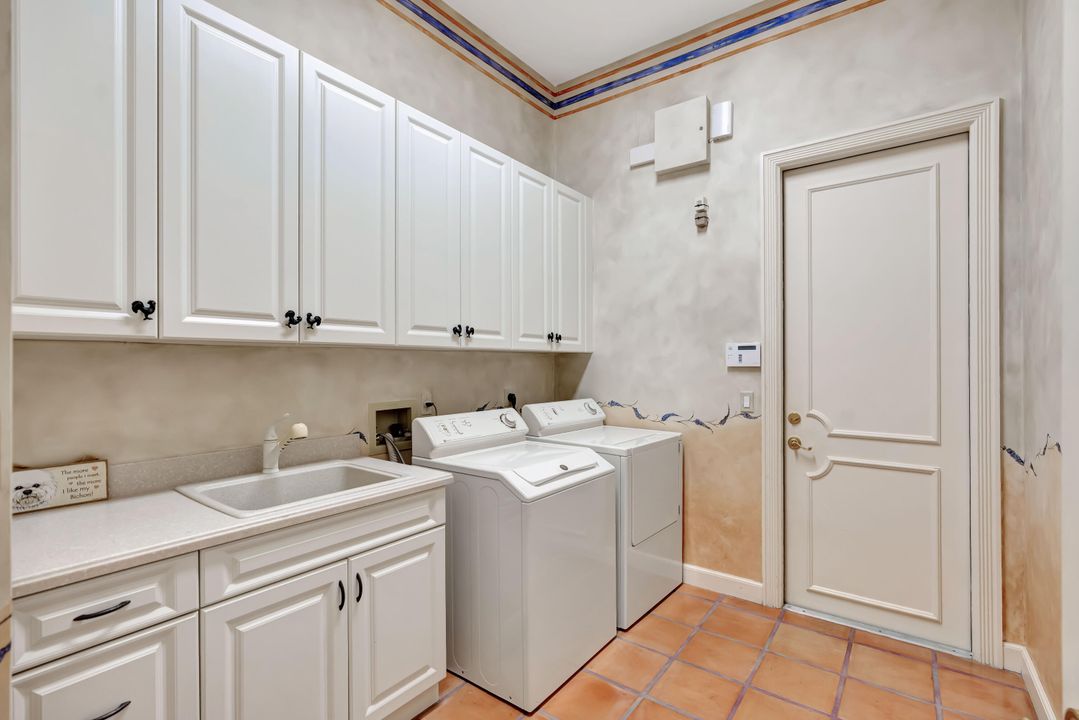 For Sale: $5,900,000 (3 beds, 3 baths, 4161 Square Feet)