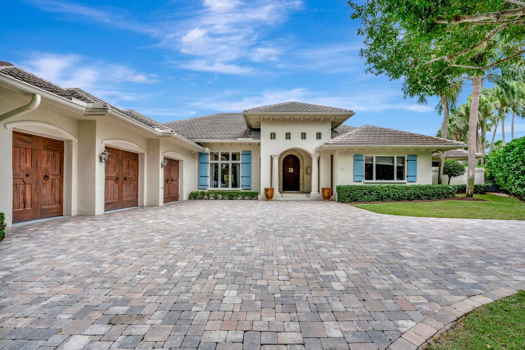 For Sale: $5,900,000 (3 beds, 3 baths, 4161 Square Feet)