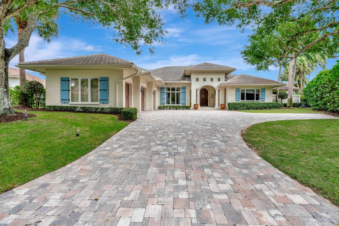 For Sale: $5,900,000 (3 beds, 3 baths, 4161 Square Feet)