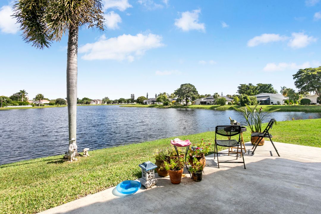 合同活跃: $634,999 (3 贝兹, 2 浴室, 1830 平方英尺)