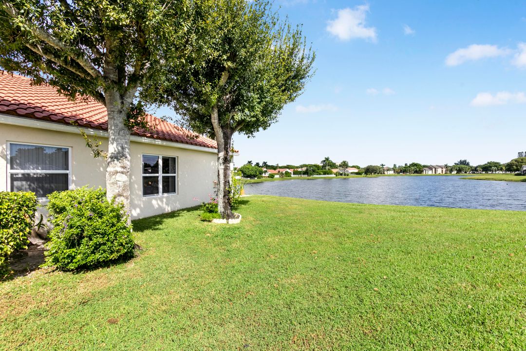 合同活跃: $634,999 (3 贝兹, 2 浴室, 1830 平方英尺)