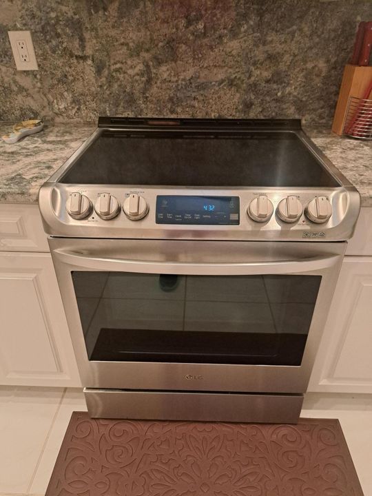 For Sale: $324,900 (3 beds, 2 baths, 1722 Square Feet)