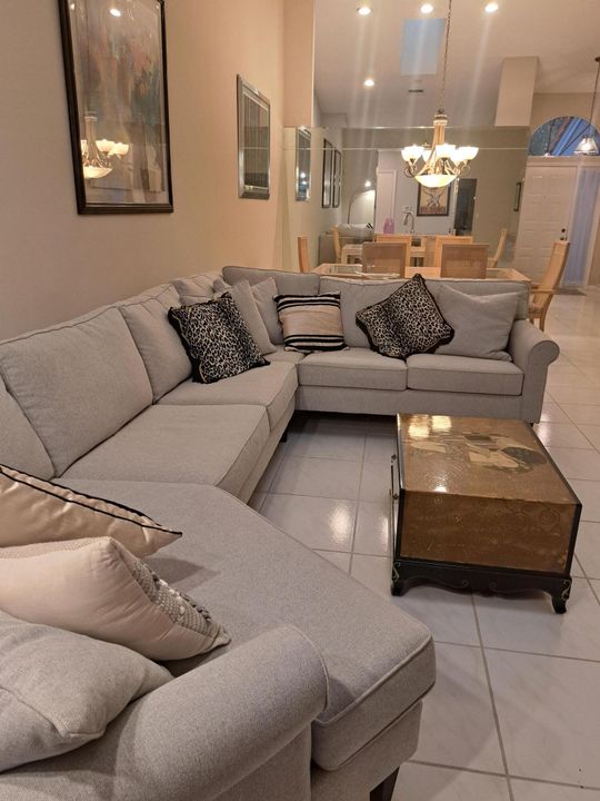 For Sale: $324,900 (3 beds, 2 baths, 1722 Square Feet)