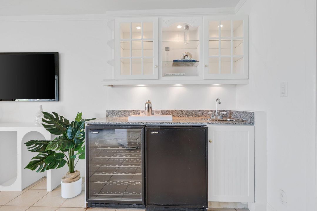 На продажу: $2,395,000 (3 спален, 3 ванн, 2023 Квадратных фут)