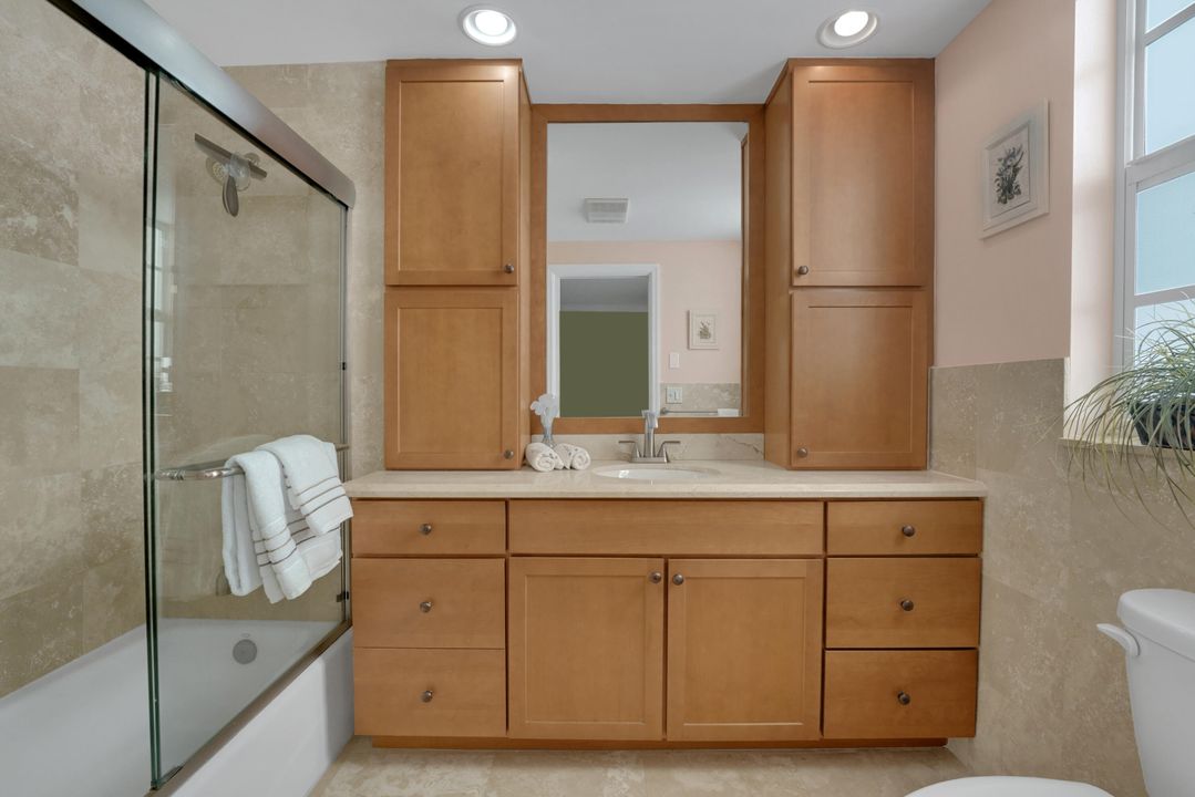 出租: $10,500 (2 贝兹, 2 浴室, 1254 平方英尺)