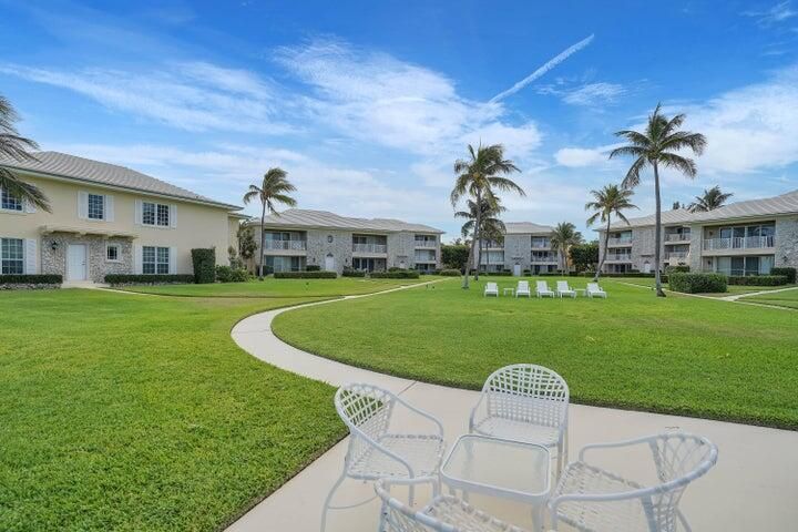 出租: $10,500 (2 贝兹, 2 浴室, 1254 平方英尺)