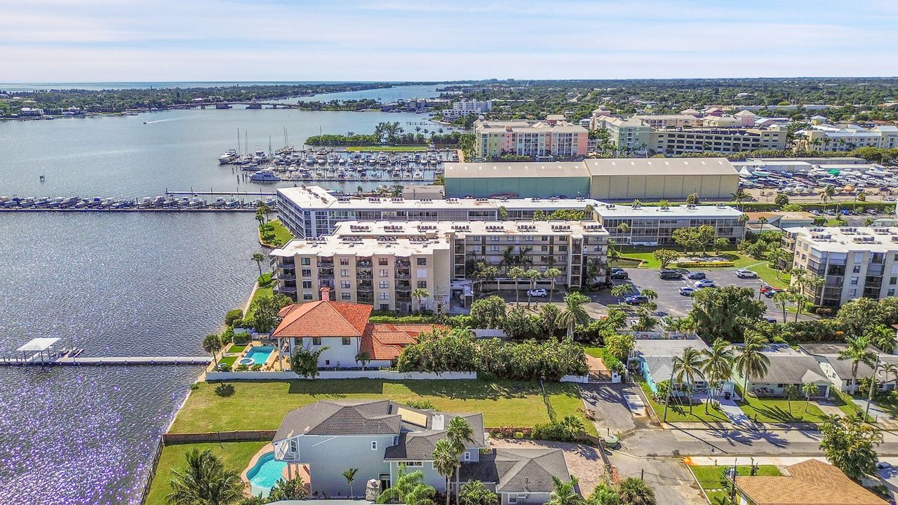 待售: $210,000 (2 贝兹, 2 浴室, 1029 平方英尺)