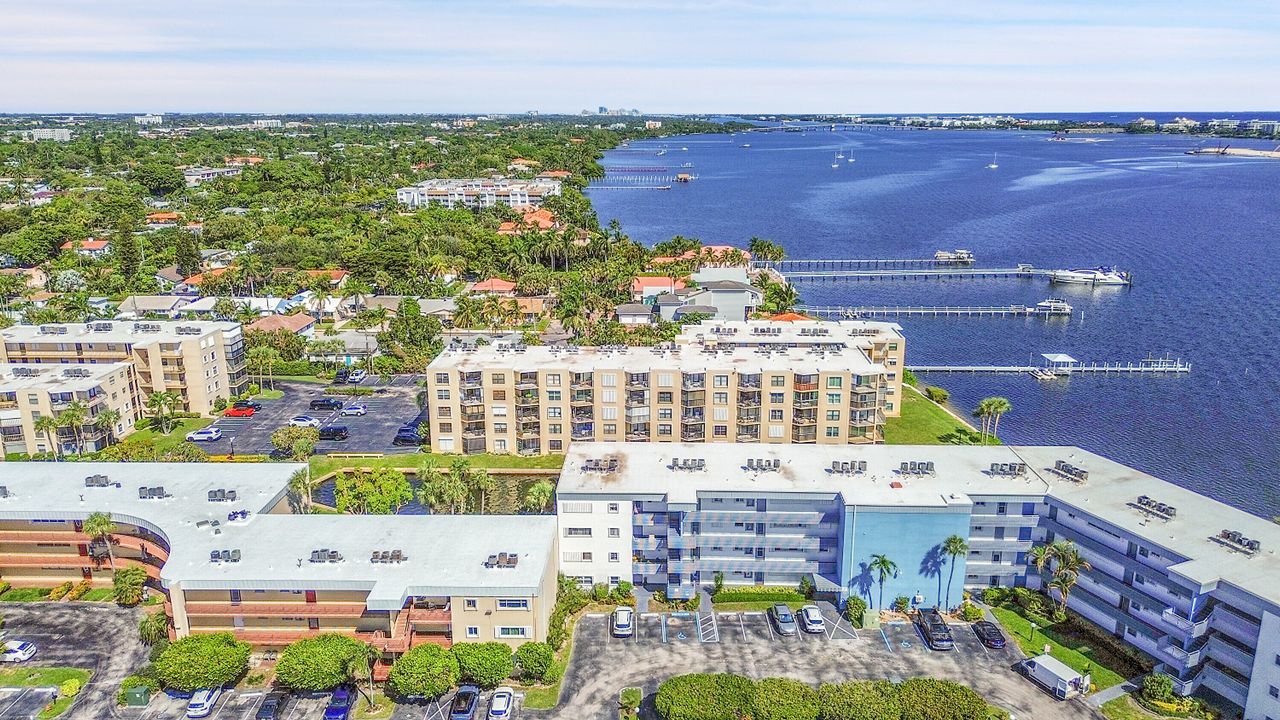 待售: $210,000 (2 贝兹, 2 浴室, 1029 平方英尺)